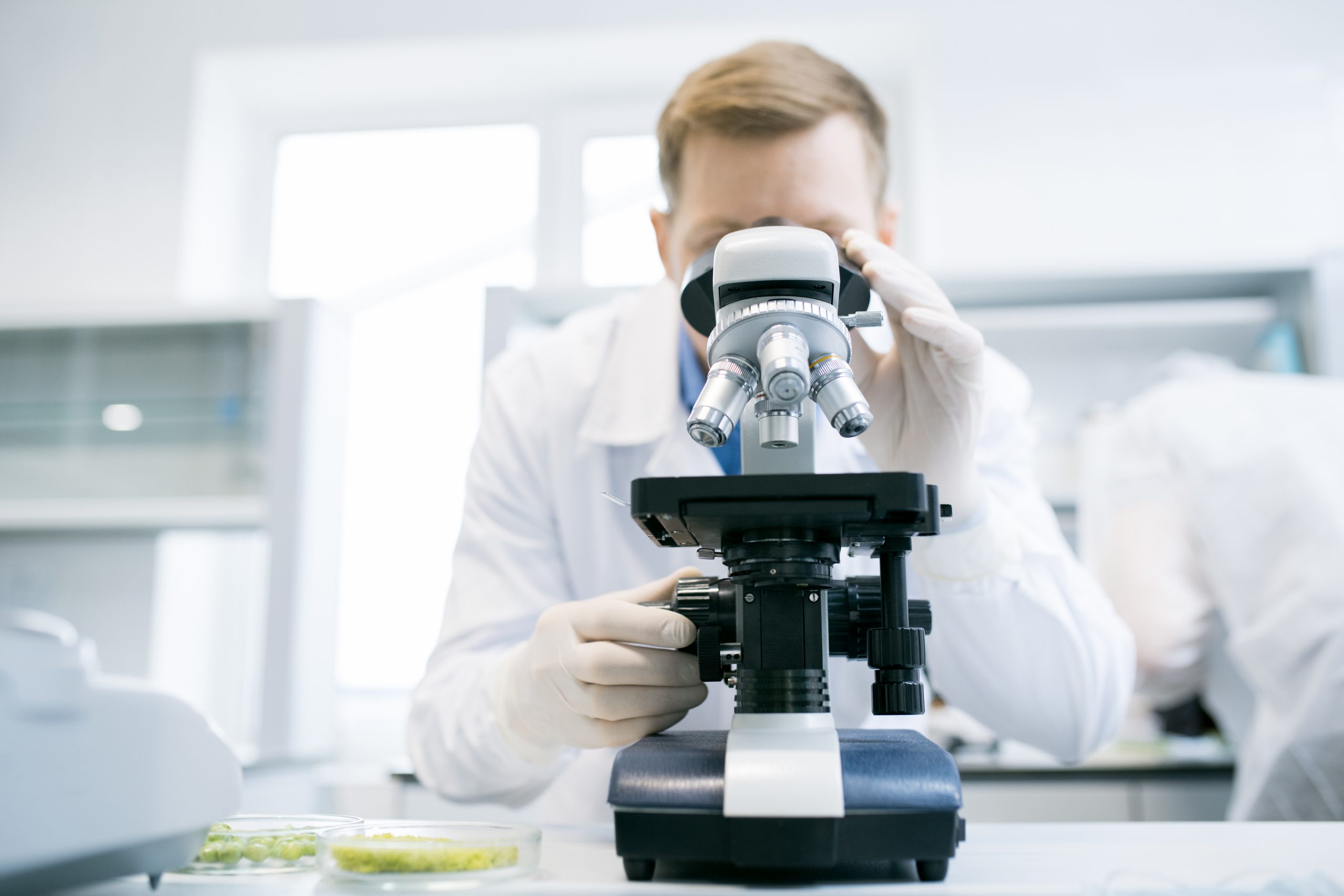 Microscopios: tipos de condensadores